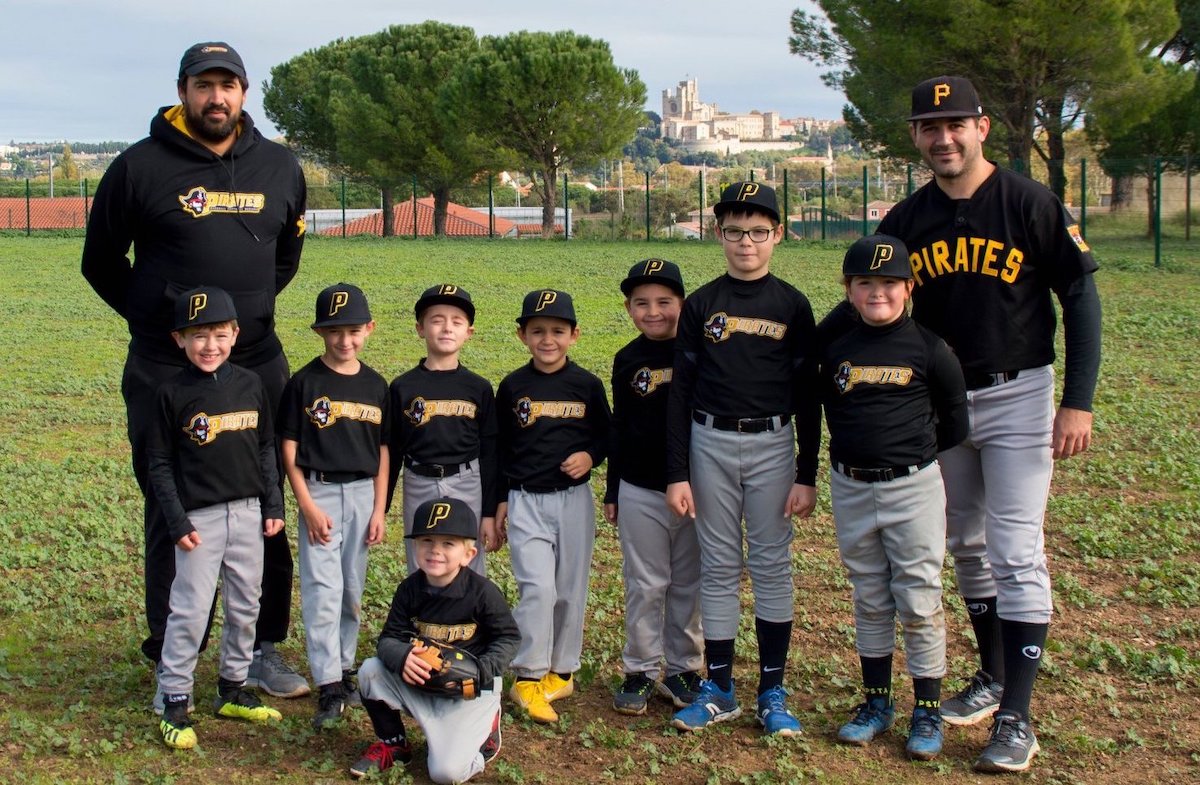 Pirates_baseball_team_9U