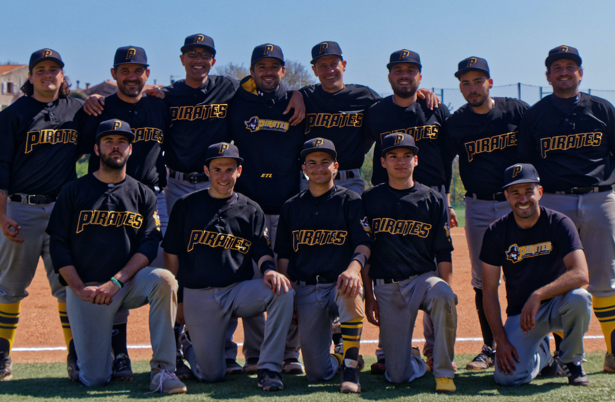 Pirates_baseball_team_Senior